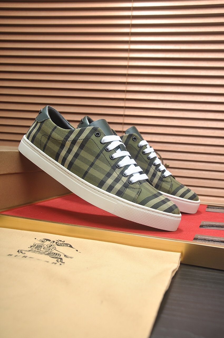 Burberry Olive Plaid Low-Top Sneakers