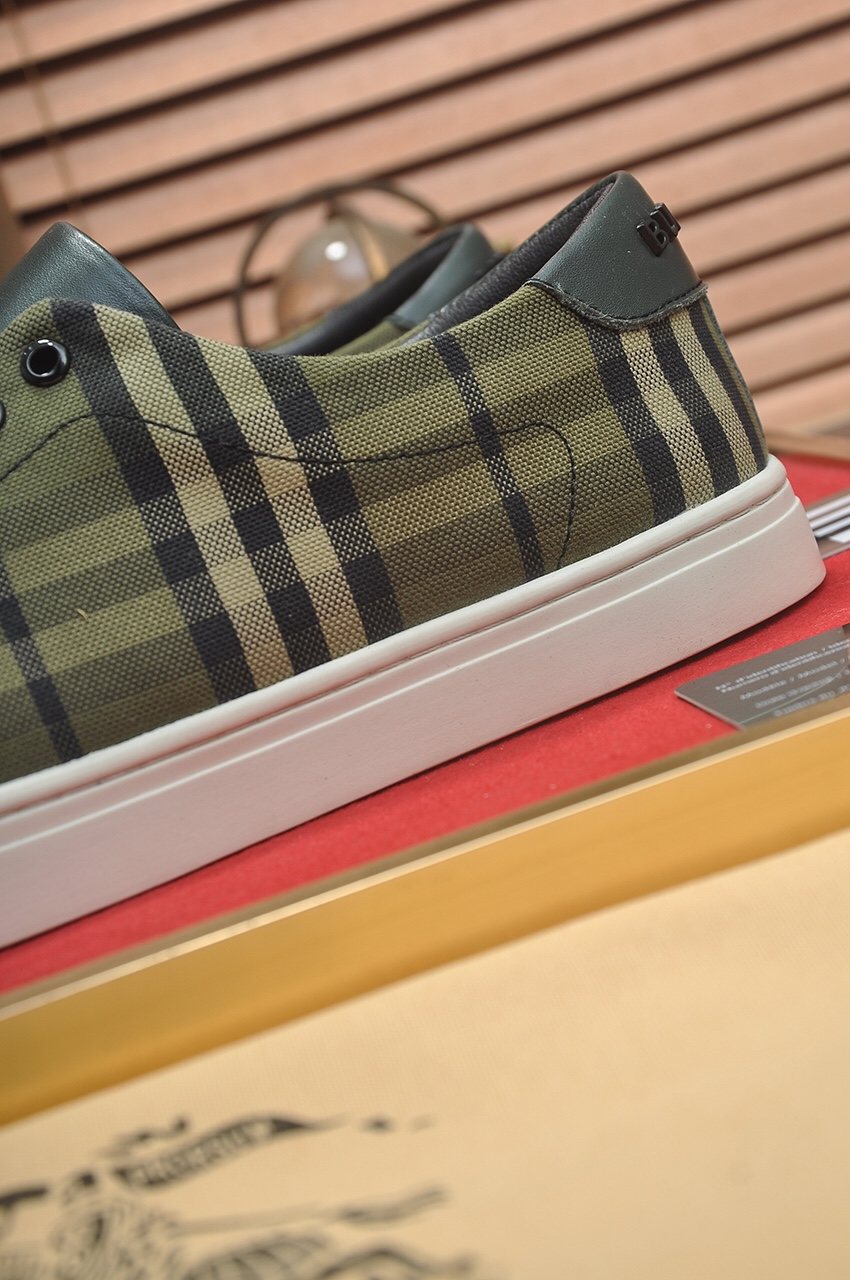 Burberry Olive Plaid Low-Top Sneakers